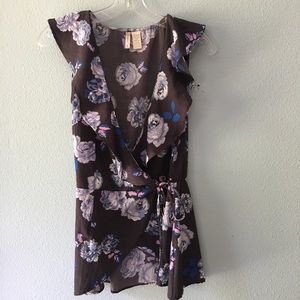 Japna ruffled sleeveless blouse